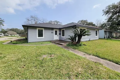 301 Cypress Street, Lake Jackson, TX 77566 - Photo 2