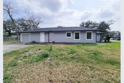 301 Cypress Street, Lake Jackson, TX 77566 - Photo 42