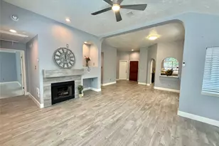 4122 Meadowgold Ln, Houston, TX 77345 - Photo 4