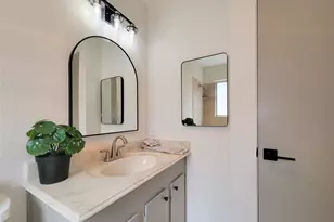 2101 Fountain View Dr, Houston, TX 77057 - Photo 20