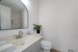 2101 Fountain View Dr, Houston, TX 77057 - Photo 18