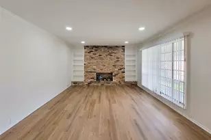 2101 Fountain View Dr, Houston, TX 77057 - Photo 2