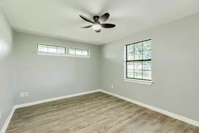 640 Whitten Street, Clute, TX 77531 - Photo 14