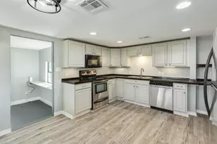 640 Whitten St, Clute, TX 77531 - Photo 8