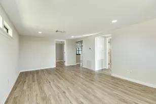 640 Whitten St, Clute, TX 77531 - Photo 6