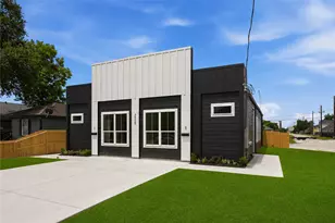 7900 Bowen St, Houston, TX 77051 - Photo 2