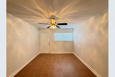 1141 N Durham Drive #17, Houston, TX 77008 - Photo 4