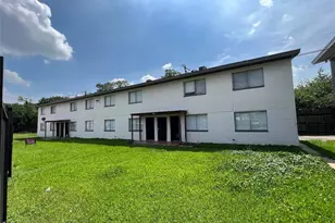 1141 N Durham Dr, Houston, TX 77008 - Photo 1