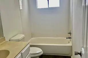 2518 Ridge Hollow Dr, Houston, TX 77067 - Photo 12