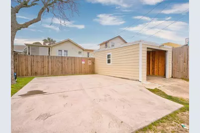 819 Broadway Street, Galveston, TX 77550 - Photo 36