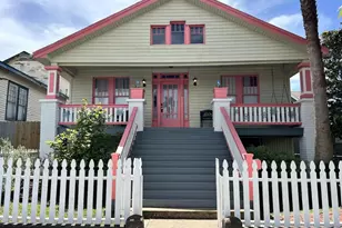 819 Broadway St, Galveston, TX 77550 - Photo 1