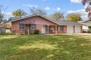 1904 Amy Dr, Baytown, TX 77520 - Photo 1