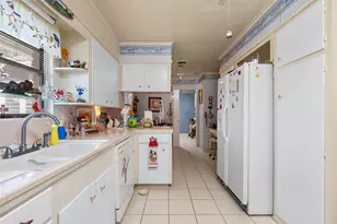 1904 Amy Dr, Baytown, TX 77520 - Photo 10