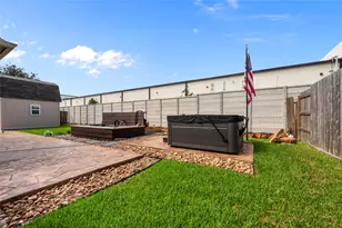 12411 Emerald Ln, Mont Belvieu, TX 77523 - Photo 46