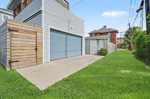 2211 Bernardo De Galvez Ave, Galveston, TX 77550 - Photo 38