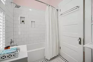 2211 Bernardo De Galvez Ave, Galveston, TX 77550 - Photo 28
