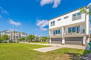 449 W 25th St, Houston, TX 77008 - Photo 1