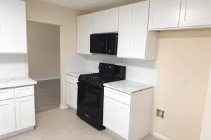 2802 Sunshine Cir, Sugar Land, TX 77479 - Photo 4