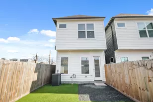 2105 Sam Wilson St, Houston, TX 77020 - Photo 22