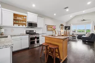 5037 Horseshoe Dr, Anderson, TX 77830 - Photo 2
