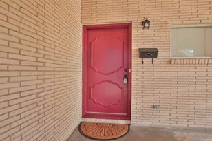 4609 Kinglet St, Houston, TX 77035 - Photo 6