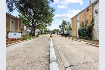 1645 W Sam Houston Parkway S, Houston, TX 77042 - Photo 4