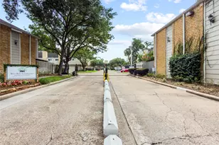 1645 W Sam Houston Pkwy S, Houston, TX 77042 - Photo 4