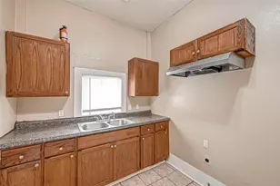 406 Woodward, Damon, TX 77430 - Photo 10