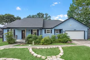 220 Harbour Row Dr, Coldspring, TX 77331 - Photo 2