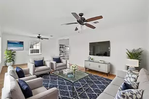 7013 Corsicana St, Houston, TX 77020 - Photo 2