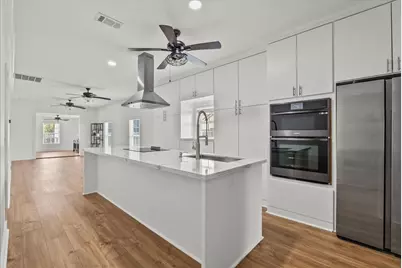 7013 Corsicana Street, Houston, TX 77020 - Photo 1