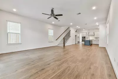 2511 S Houston Avenue, Pearland, TX 77581 - Photo 6