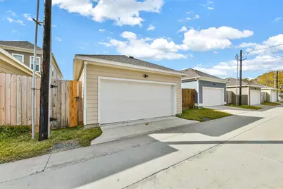 2511 S Houston Avenue, Pearland, TX 77581 - Photo 24