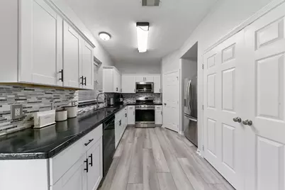 6202 Lake Chase Court, Katy, TX 77493 - Photo 10