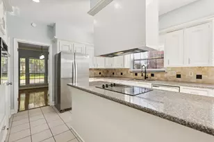 14819 Walbrook Dr, Sugar Land, TX 77498 - Photo 6