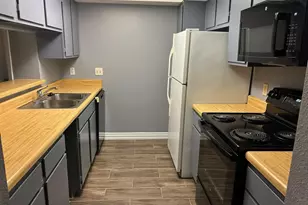 2818 S Bartell Dr, Houston, TX 77054 - Photo 4