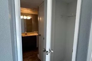 2818 S Bartell Dr, Houston, TX 77054 - Photo 6