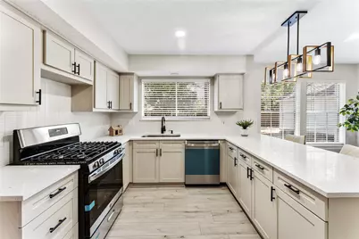 3 Ridgeline Court, The Woodlands, TX 77381 - Photo 10