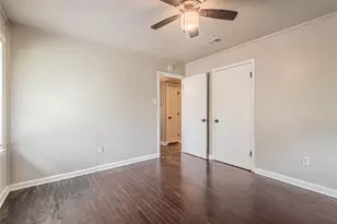 5818 Glenhurst Dr, Houston, TX 77033 - Photo 10