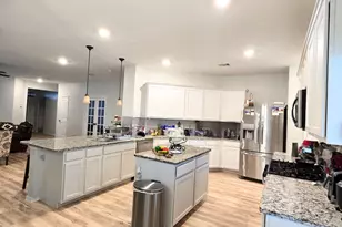 426 Ridgewood Terrace Dr, La Marque, TX 77568 - Photo 4