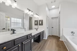 11207 Briscoe Ln, Pearland, TX 77584 - Photo 16