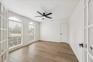 11207 Briscoe Ln, Pearland, TX 77584 - Photo 10