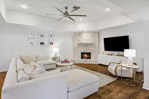 2503 Stoney Brook Dr, Houston, TX 77063 - Photo 6