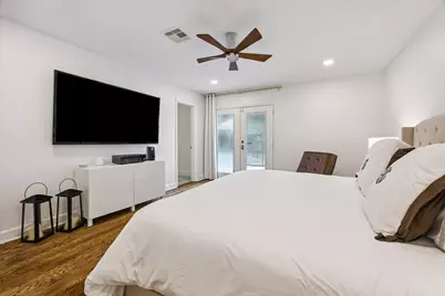 2503 Stoney Brook Drive, Houston, TX 77063 - Photo 22