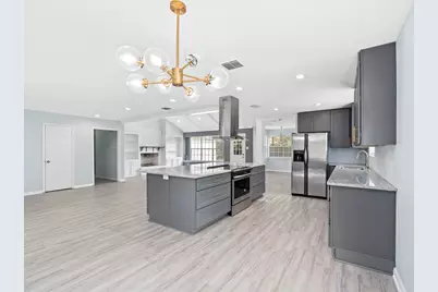10623 Wickersham Lane, Houston, TX 77042 - Photo 10