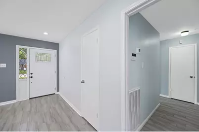 10623 Wickersham Lane, Houston, TX 77042 - Photo 16