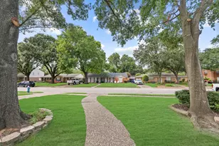 10623 Wickersham Ln, Houston, TX 77042 - Photo 4