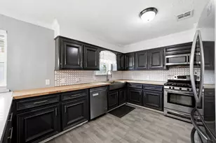11102 Endicott Ln, Houston, TX 77035 - Photo 12