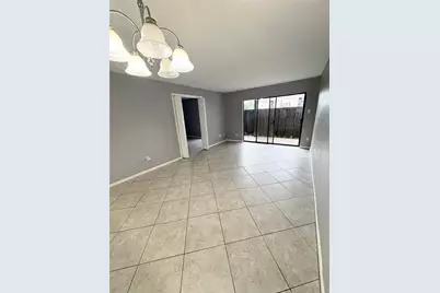 3015 Walnut Bend Lane #13, Houston, TX 77042 - Photo 4