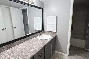 3015 Walnut Bend Ln, Houston, TX 77042 - Photo 10